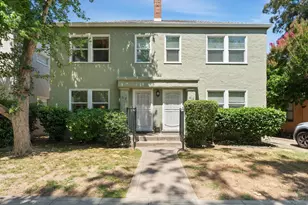 910 35th St, Sacramento, CA 95816 - Photo 1