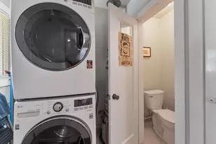 910 35th St, Sacramento, CA 95816 - Photo 37