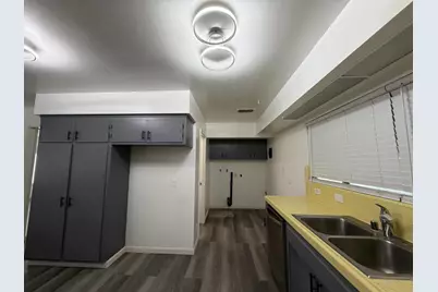 2201 Edgewater Road, Sacramento, CA 95815 - Photo 13