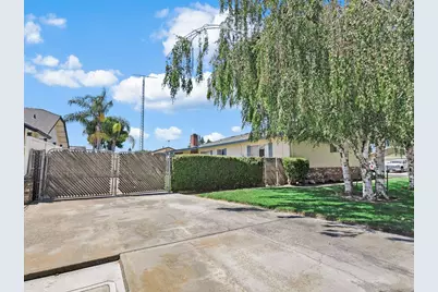 1700 Carignane Way, Escalon, CA 95320 - Photo 31