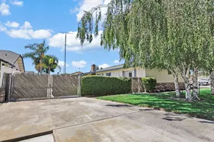 1700 Carignane Way, Escalon, CA 95320 - Photo 31