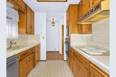 1700 Carignane Way, Escalon, CA 95320 - Photo 11