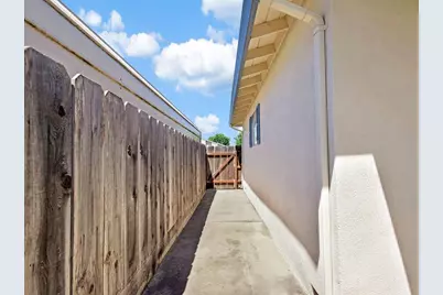 1700 Carignane Way, Escalon, CA 95320 - Photo 43