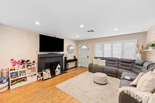 2813 Berkshire Way, Sacramento, CA 95864 - Photo 9