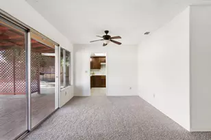 9924 Meadow Oak Cir, Elk Grove, CA 95624 - Photo 9
