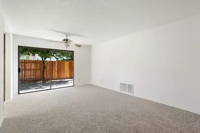 9924 Meadow Oak Circle, Elk Grove, CA 95624 - Photo 13