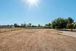 17702 Seabright Dr, Madera, CA 93638 - Photo 9