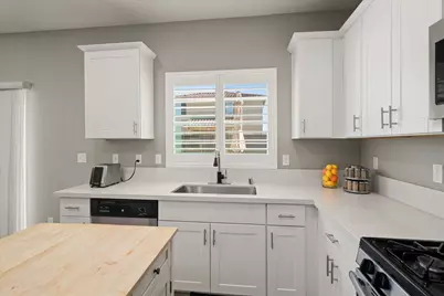 4040 Parkmoor Lane, Roseville, CA 95747 - Photo 13