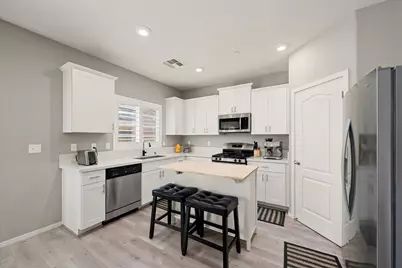 4040 Parkmoor Lane, Roseville, CA 95747 - Photo 11
