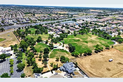 8505 Ardennes Way, Elk Grove, CA 95758 - Photo 43