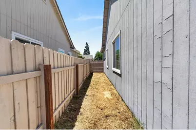 8505 Ardennes Way, Elk Grove, CA 95758 - Photo 31