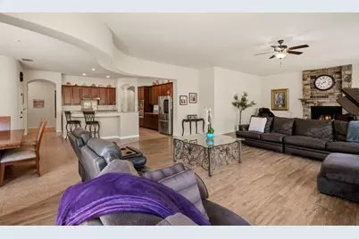 11875 Gidaro Drive, Elk Grove, CA 95624 - Photo 19