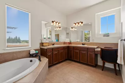 11875 Gidaro Drive, Elk Grove, CA 95624 - Photo 37