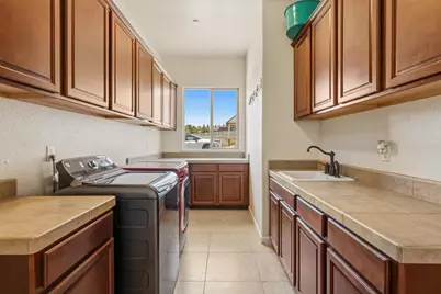 11875 Gidaro Drive, Elk Grove, CA 95624 - Photo 53