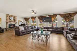 11875 Gidaro Dr, Elk Grove, CA 95624 - Photo 9