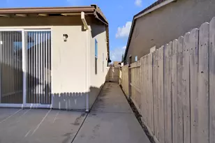 7418 Sun Reign Ln, Sacramento, CA 95823 - Photo 25