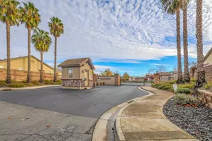 7418 Sun Reign Ln, Sacramento, CA 95823 - Photo 37