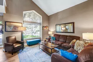 3925 Woodpointe Cir, Sacramento, CA 95821 - Photo 7