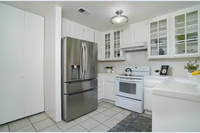 1125 Commons Drive, Sacramento, CA 95825 - Photo 7