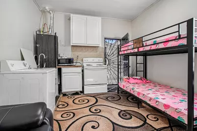 715 E Roseburg Avenue, Modesto, CA 95350 - Photo 23