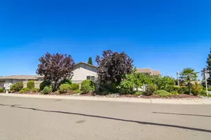 398 Marigold Ln, Lincoln, CA 95648 - Photo 3