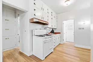 851 38th St, Sacramento, CA 95816 - Photo 13