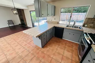 412 Jardin Pl, Davis, CA 95616 - Photo 5