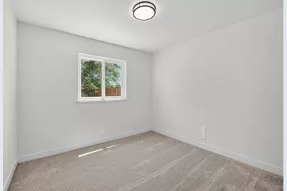 7412 Somerton Way, Sacramento, CA 95828 - Photo 17
