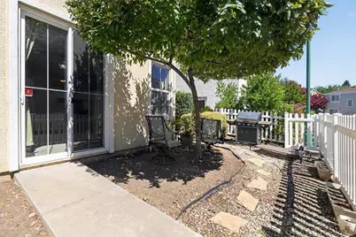 131 Chelwood Lane, Sacramento, CA 95823 - Photo 17