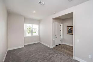 8471 Tulip Ct, Roseville, CA 95747 - Photo 9