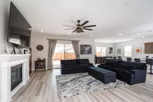 8471 Tulip Ct, Roseville, CA 95747 - Photo 13