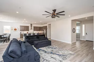8471 Tulip Ct, Roseville, CA 95747 - Photo 15