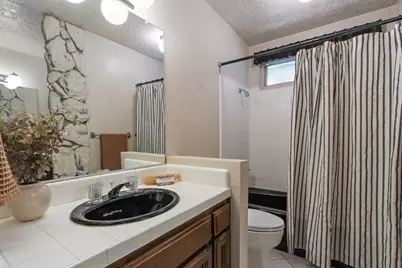 8285 Mercer Way, Fair Oaks, CA 95628 - Photo 29