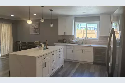 7201 Candlestick Way, Sacramento, CA 95842 - Photo 5