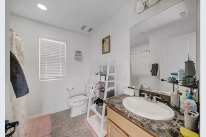 1767 W Woodward Avenue, Manteca, CA 95337 - Photo 23