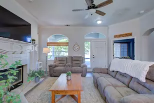 1704 Nutshell Ct, Hughson, CA 95326 - Photo 9