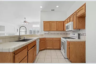 10115 Hampton Oak Drive, Elk Grove, CA 95624 - Photo 19