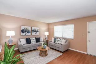 9524 Emerald Park Dr, Elk Grove, CA 95624 - Photo 9