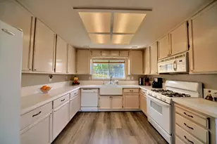 1007 Lourence Dr, Tracy, CA 95376 - Photo 13
