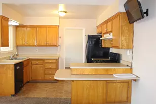 5713 Revelstok Dr, Sacramento, CA 95842 - Photo 3