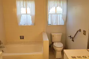 4247 Mapel Ln, Carmichael, CA 95608 - Photo 9