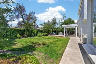 4686 Pine Valley Cir, Stockton, CA 95219 - Photo 13