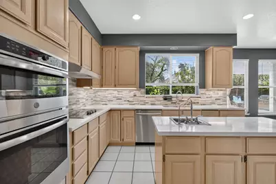 4686 Pine Valley Circle, Stockton, CA 95219 - Photo 19