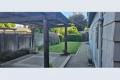 2655 Marquette Drive, Sacramento, CA 95826 - Photo 5