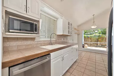 8205 Tanoak Way, Citrus Heights, CA 95621 - Photo 19
