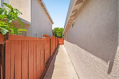 8953 Monterey Oaks Drive, Elk Grove, CA 95758 - Photo 49