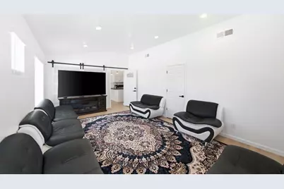 8953 Monterey Oaks Drive, Elk Grove, CA 95758 - Photo 17