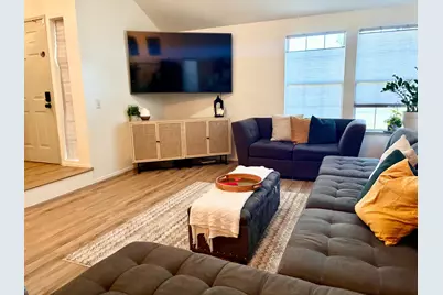 8693 Daimler Way, Sacramento, CA 95828 - Photo 3