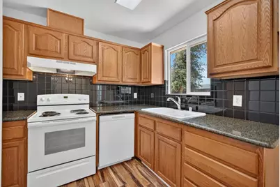 8783 El Toreador Way, Elk Grove, CA 95624 - Photo 9