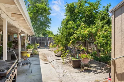 5717 Seyferth Way, Sacramento, CA 95823 - Photo 19